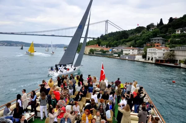 تور کشتی تنگه بسفر استانبول