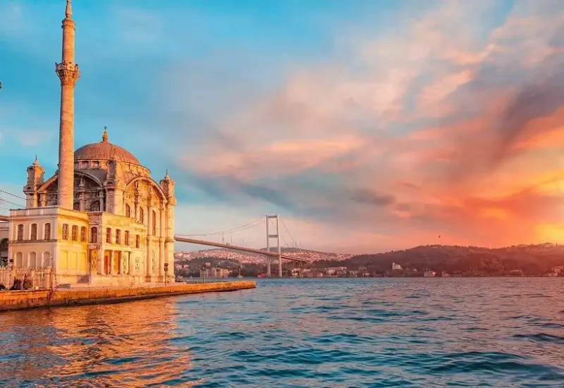 تور غروب آفتاب تنگه بسفر استانبول در یات لوکس